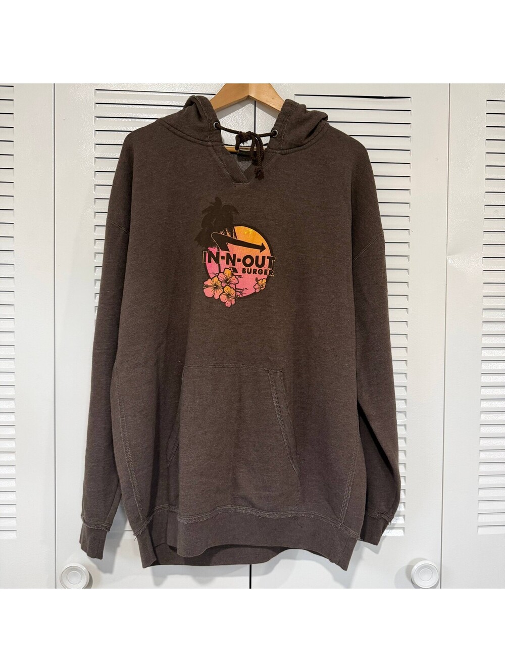 In-N-Out Burger XL Brown Pullover Hoodie Tropical Palm Hibiscus Graphic